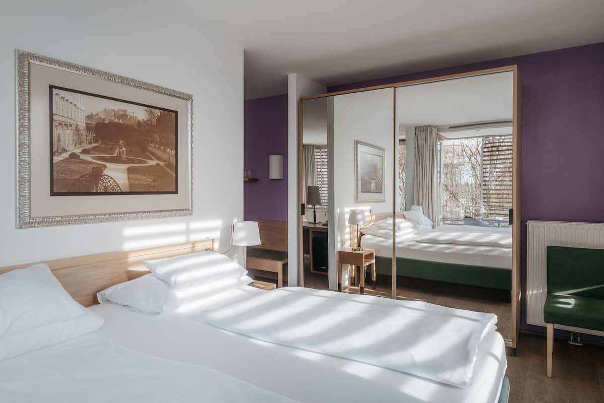 Panoramic Suite (Ehrenbach) | Hypo-allergenic bedding, in-room safe, individually decorated