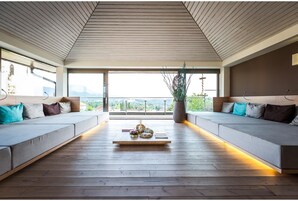 Salas de tratamiento para parejas, un sauna, baño turco