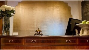 Reception - Romantik Hotel Traube (Stuttgart)