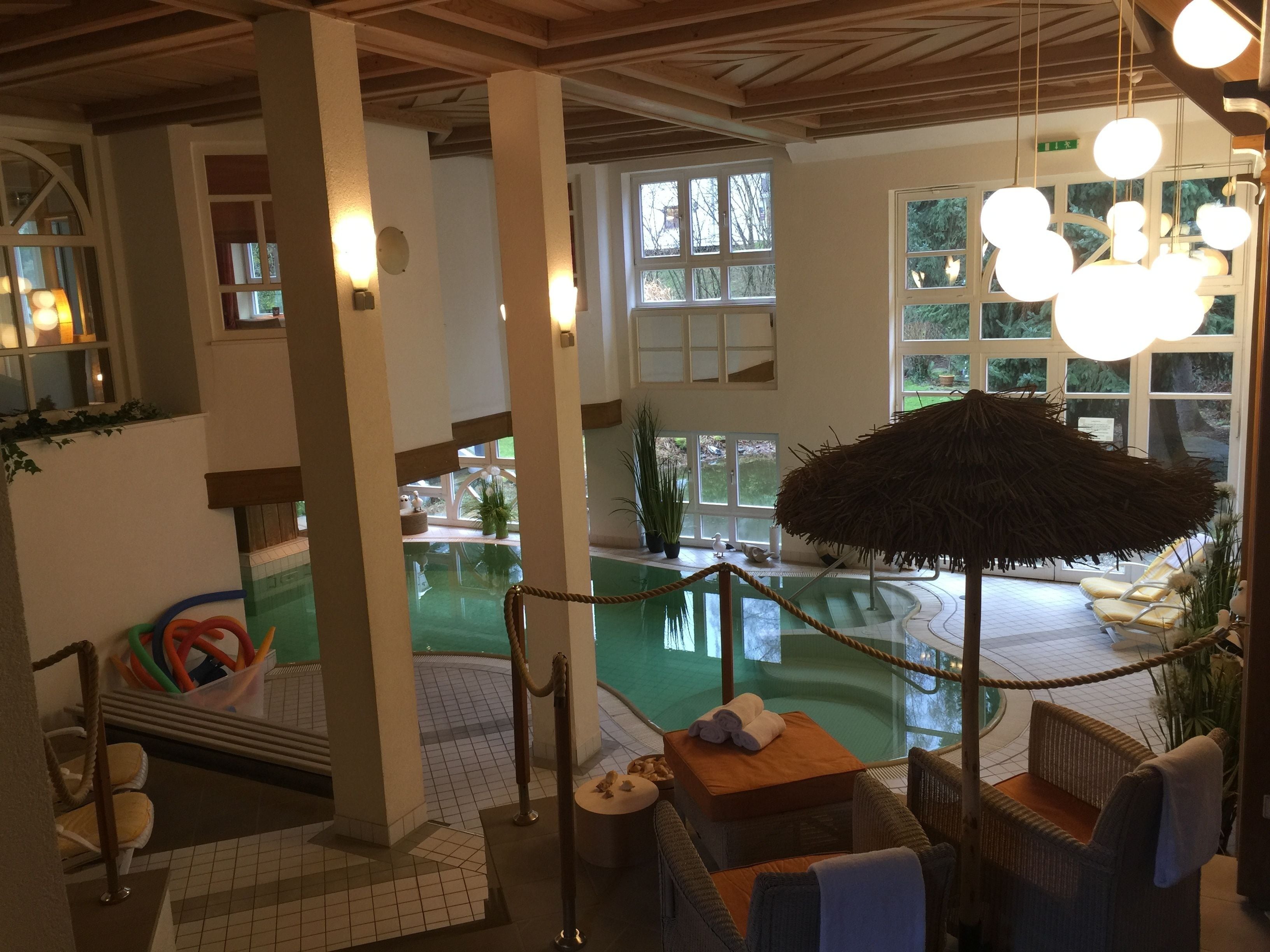 屋内プール、サンラウンジャー