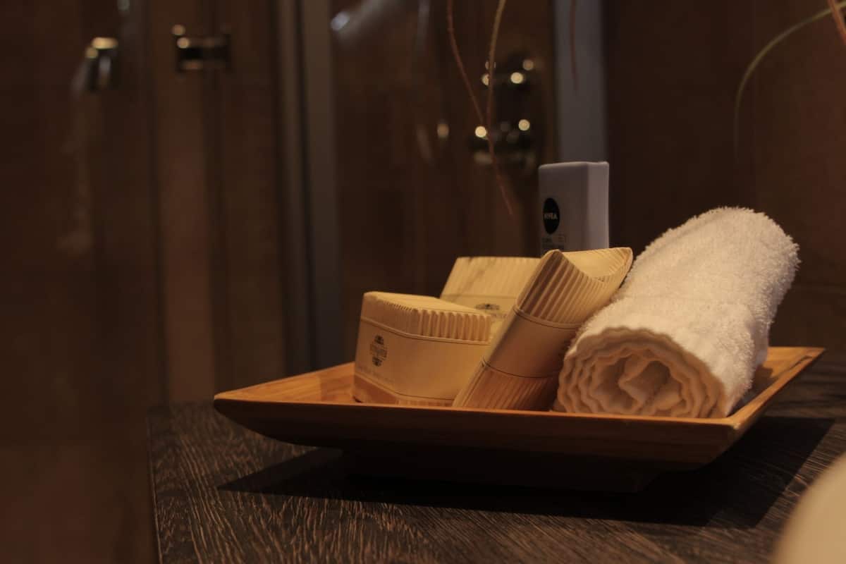 classic double room | bathroom amenities | hair dryer, bathrobes, slippers, towels