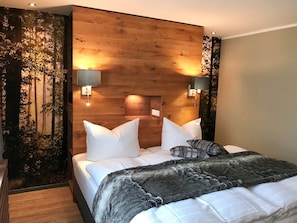 Comfort Double Room | Hypo-allergenic bedding, minibar, in-room safe, individually decorated