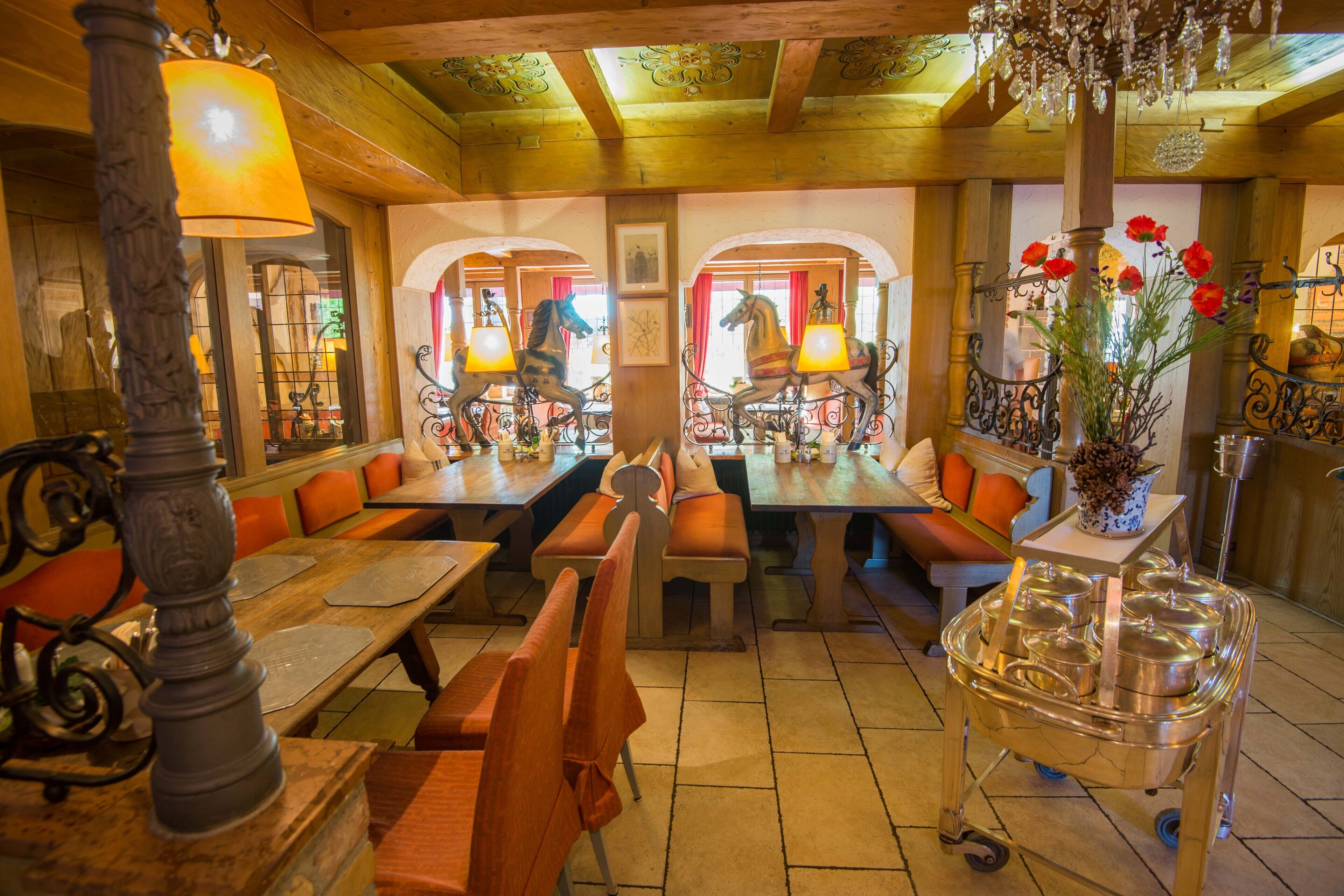 2 restaurants, breakfast, lunch, dinner served; international cuisine