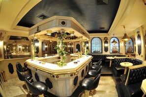 Bar (in der Unterkunft)