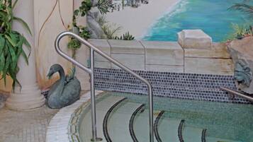 Couples treatment room(s), sauna, hot tub, steam room, body treatments