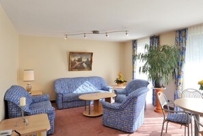 Standard Double Room | Living area