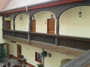 Exterior - Hotel Garni zum alten Ratskeller (Vetschau/Spreewald)
