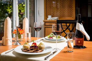 Alfresco dining 