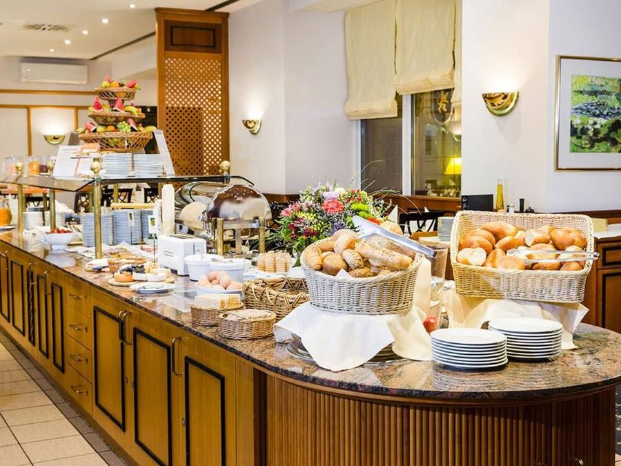 Dagelijks ontbijtbuffet (EUR 18 per persoon)