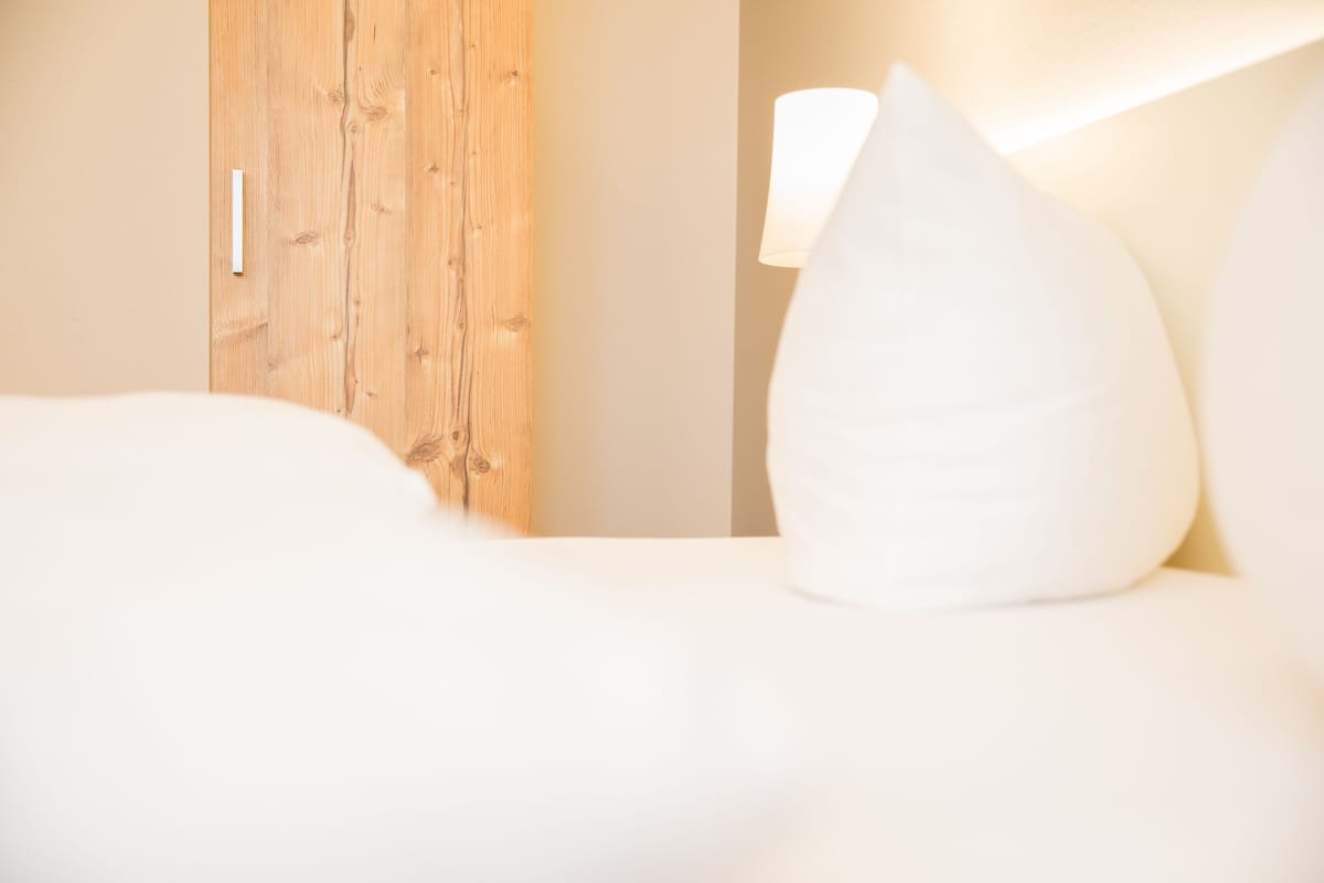 In-room safe, desk, soundproofing, free WiFi