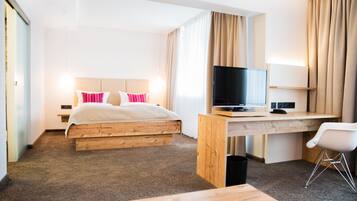 Deluxe-Doppelzimmer | Zimmersafe, Schreibtisch, schallisolierte Zimmer, kostenloses WLAN