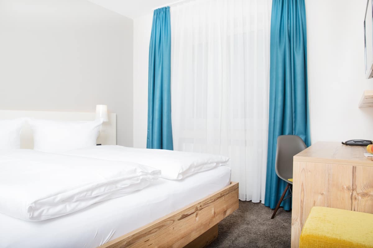 In-room safe, desk, soundproofing, free WiFi