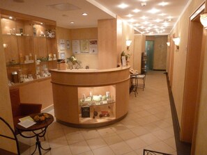 Sauna, steam room, Turkish bath/hammam, body treatments, body wraps