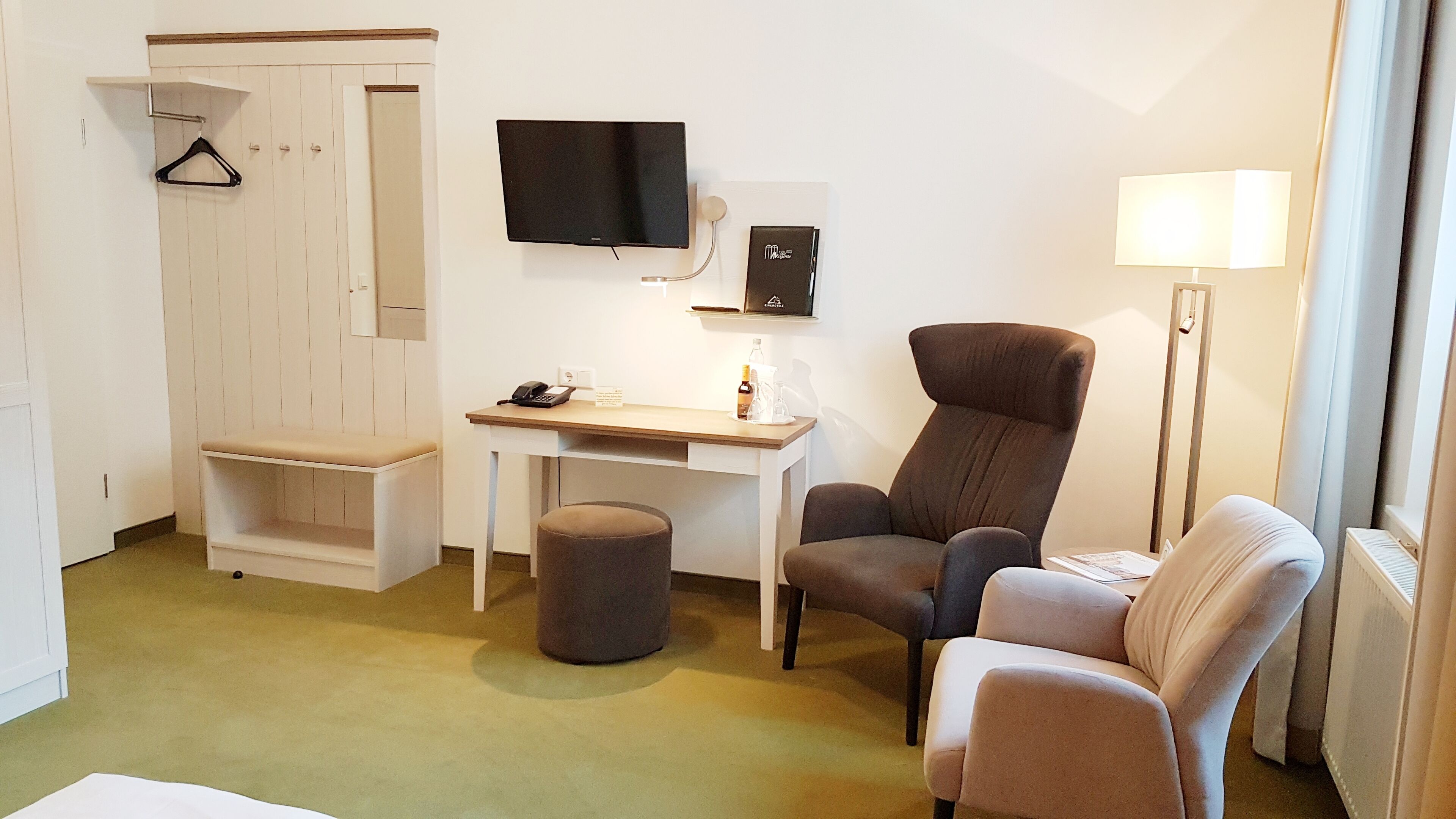 superior double room | minibar, in-room safe, desk, cots/infant beds