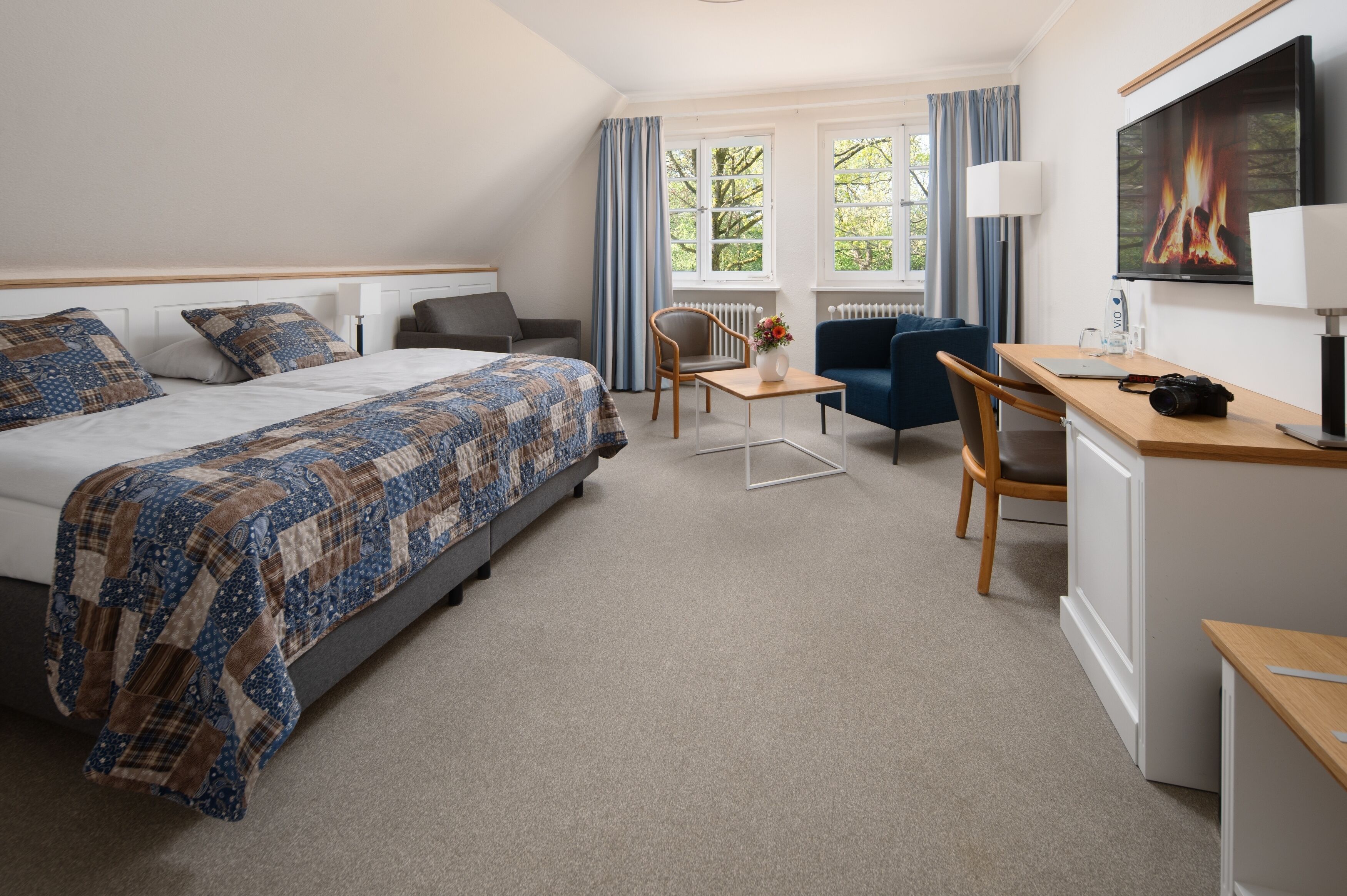 Habitación familiar (Comfort) | Ropa de cama de alta calidad, escritorio, wifi gratis y ropa de cama 