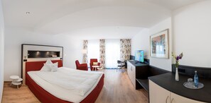 1 bedroom, in-room safe, desk, laptop workspace