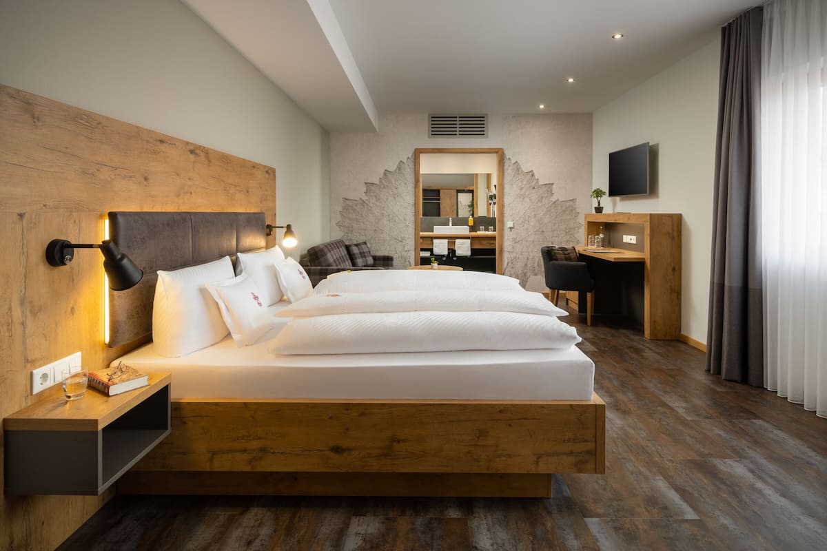 superior double room | hypo-allergenic bedding, desk, laptop workspace, blackout curtains