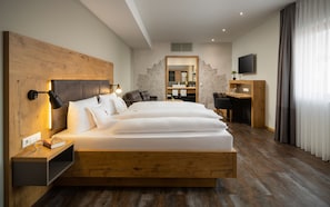 Superior-Doppelzimmer | Allergikerbettwaren, Schreibtisch, laptopgeeigneter Arbeitsplatz