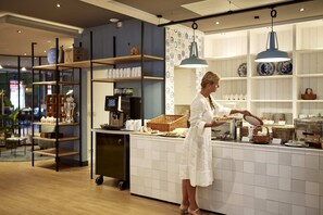 Daily buffet breakfast (EUR 17 per person)