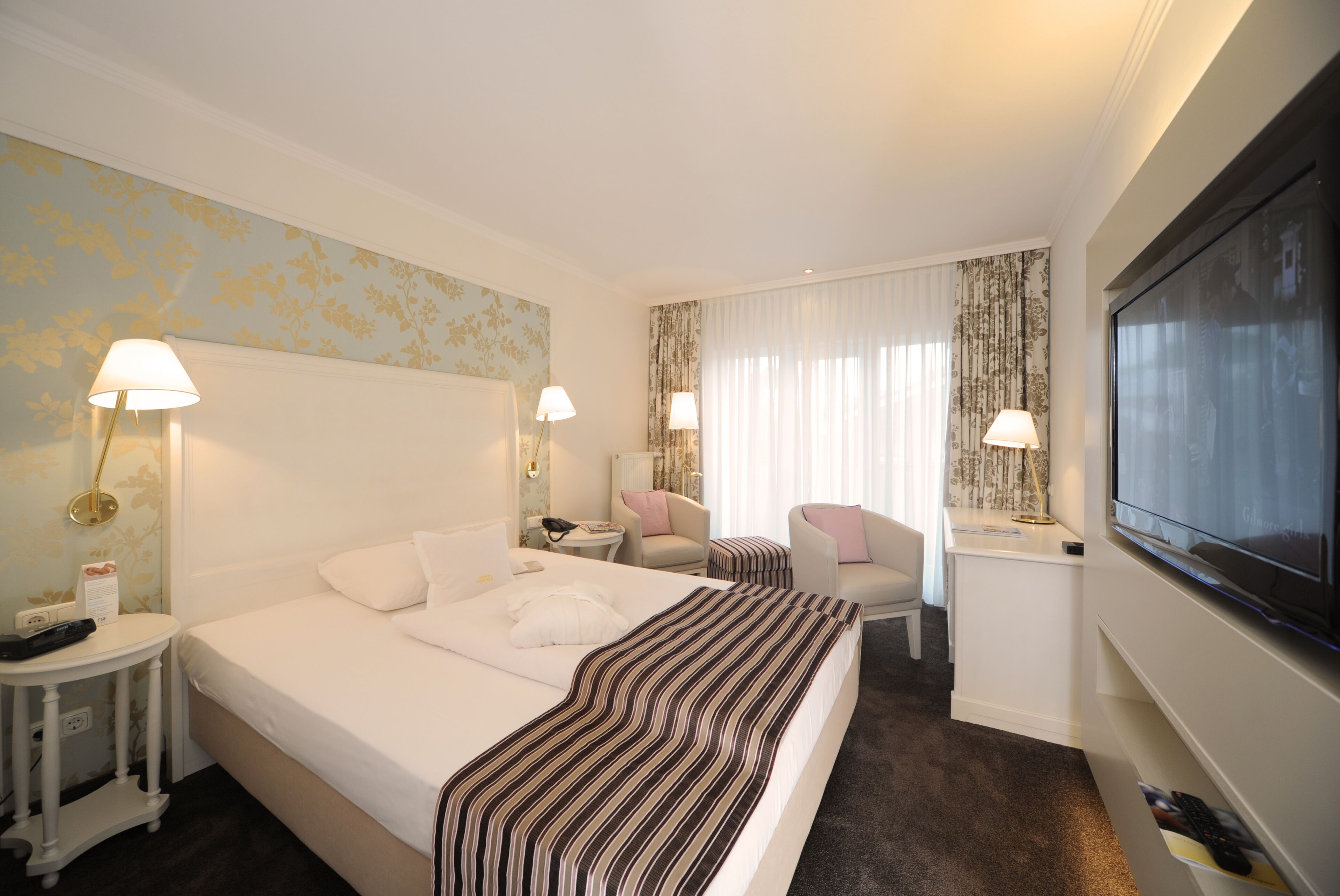 premium bedding, minibar, individually furnished, desk