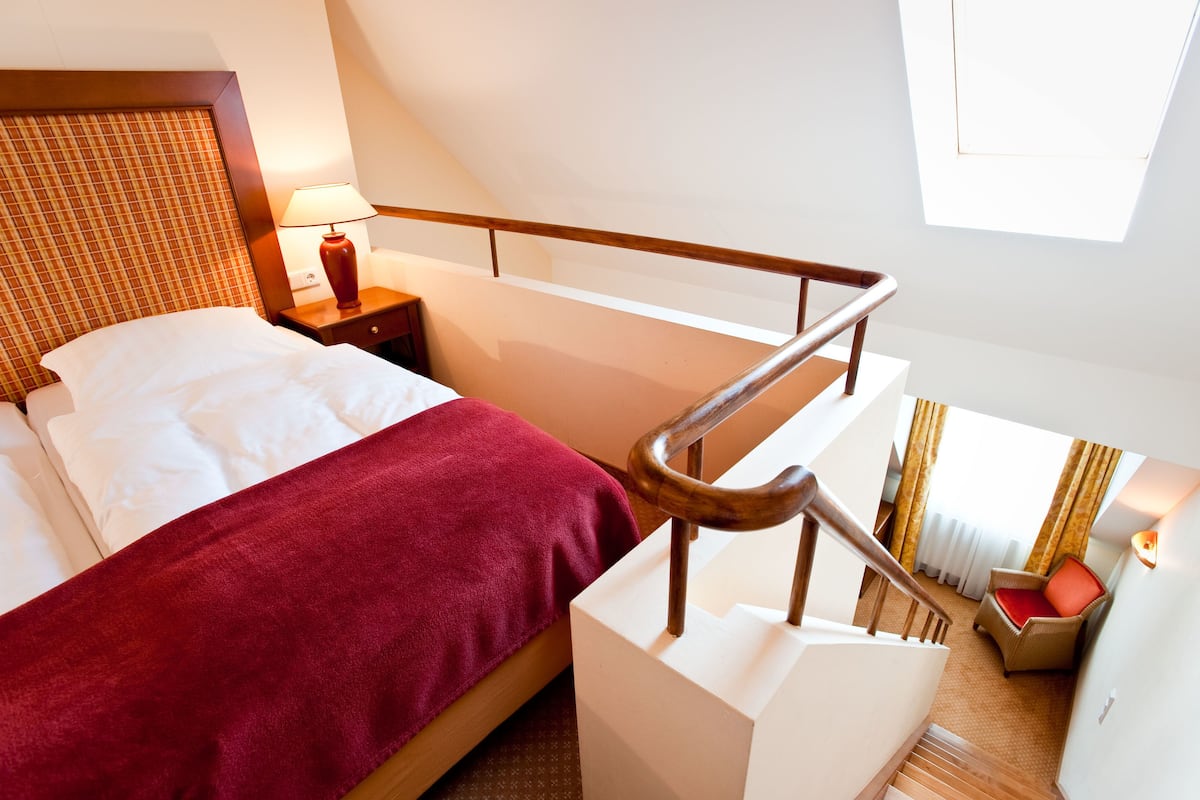 1 soveværelse, allergivenligt sengetøj, minibar, pengeskab på værelset