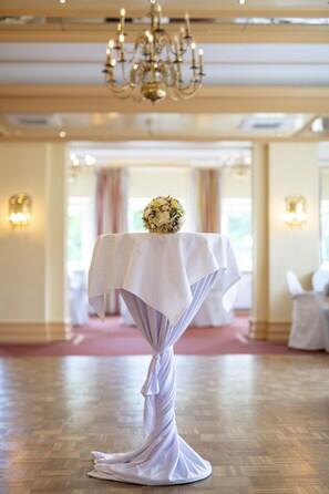 Indoor wedding - Hotel Birke, Ringhotel Kiel (Kiel)