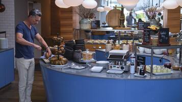 Daily buffet breakfast for a fee