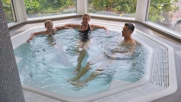 Indoor spa tub