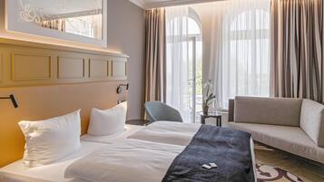 Doppelzimmer, Balkon | Zimmersafe, Schreibtisch, laptopgeeigneter Arbeitsplatz