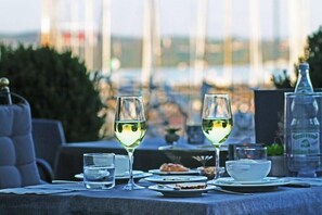 Outdoor dining - Ringhotel Schiff am See (Konstanz)