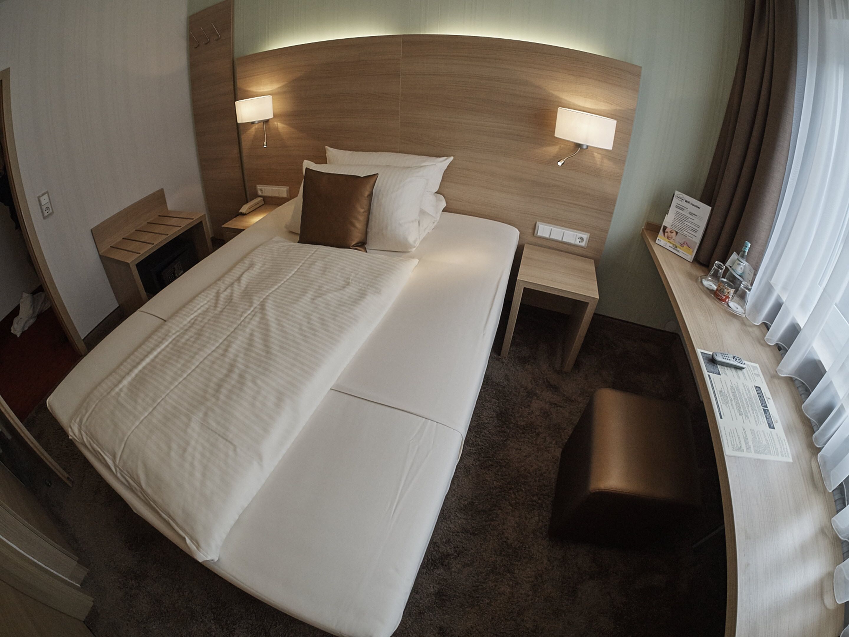 standard single room, 1 single bed | hypo-allergenic bedding, minibar, in-room safe, desk