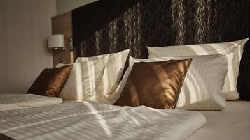 Standard Single Room, 1 Single Bed | Hypo-allergenic bedding, minibar, in-room safe, desk