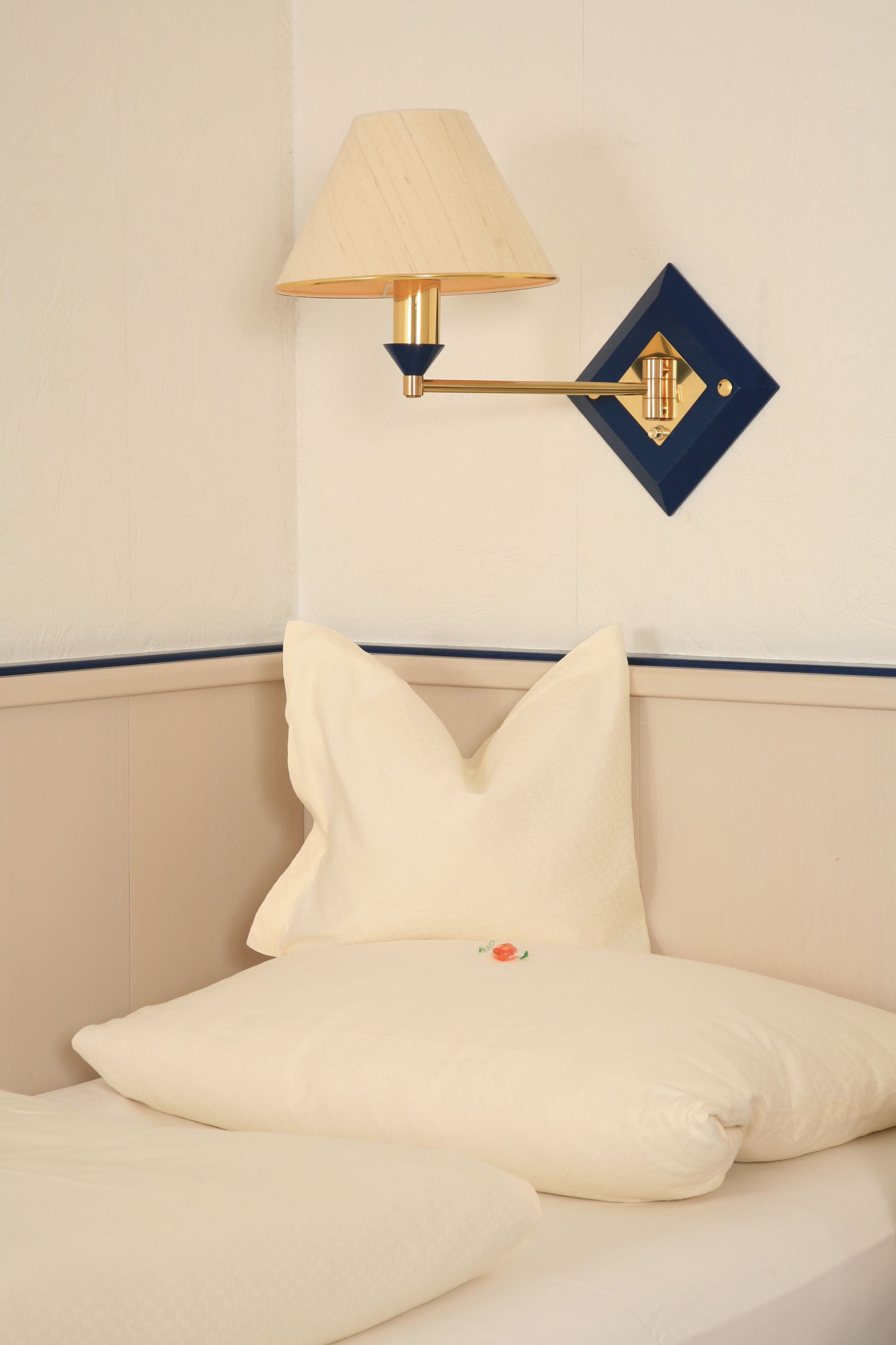 single room | in-room safe, individually decorated, individually furnished, desk