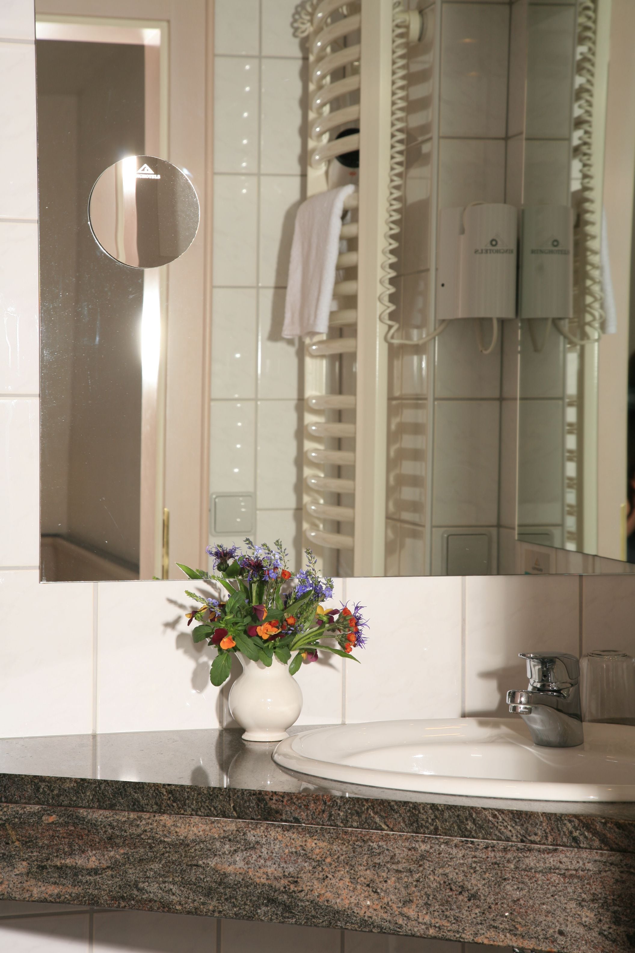 single room | bathroom | free toiletries, hair dryer, towels