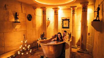 Un sauna, baño turco, tratamientos corporales, hidroterapia