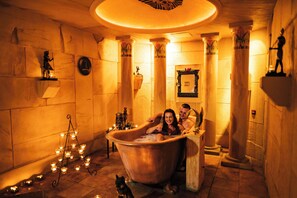 Sauna, steam room, body treatments, hydrotherapy, aromatherapy