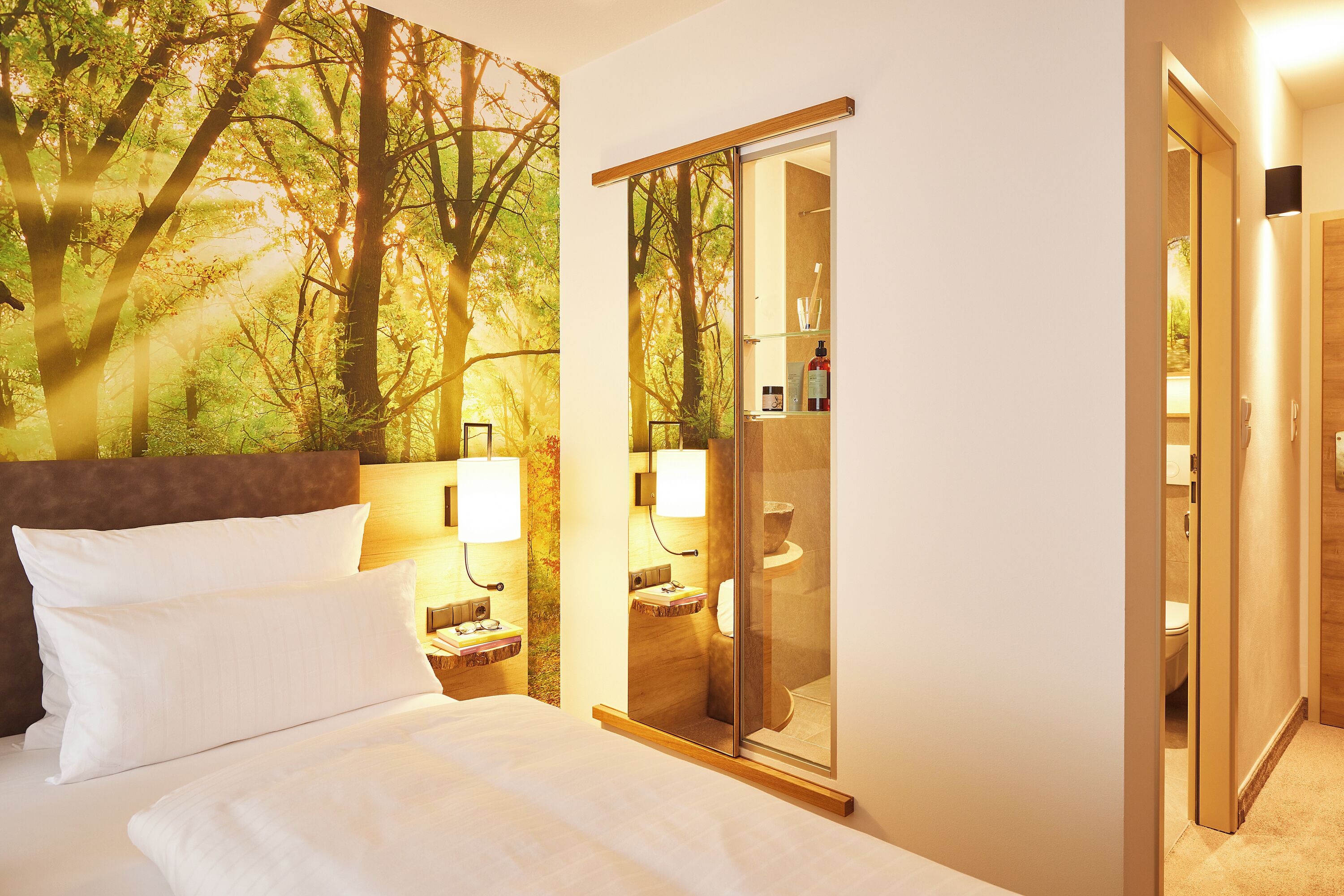 comfort design forest side | 1 bedroom, hypo-allergenic bedding, in-room safe, individually decorated