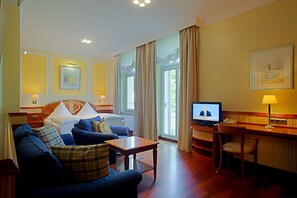 Ropa de cama de alta calidad y minibar 