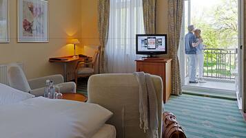 Doppelzimmer, Meerseite | Hochwertige Bettwaren, Minibar, Zimmersafe, Schreibtisch