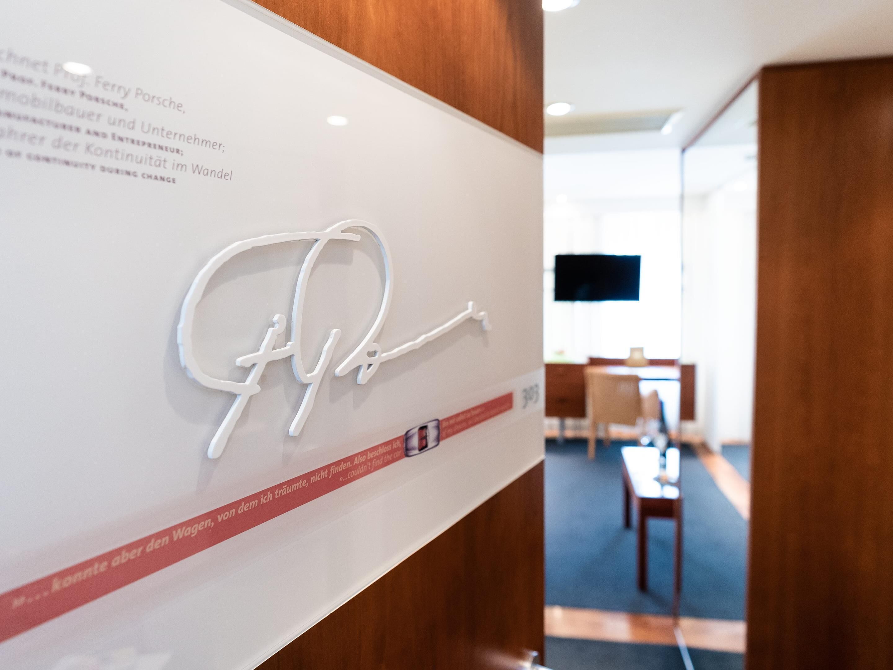 apartment (theme) | living area | tv