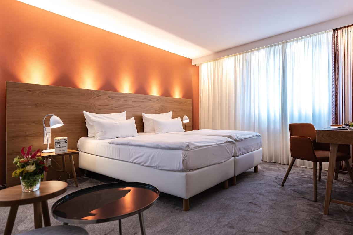 executive room | 1 bedroom, hypo-allergenic bedding, in-room safe, individually decorated