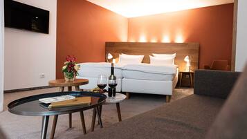 Deluxe Single Room | Hypo-allergenic bedding, in-room safe, individually decorated