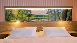 Comfort Double Room | Minibar, in-room safe, desk, blackout drapes
