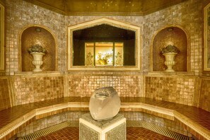 Body treatments, 1 treatment room, massages