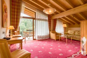 Suite | Living area | TV