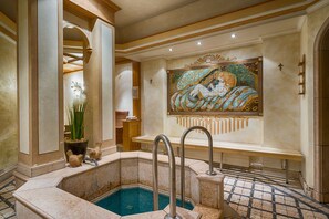 Body treatments, 1 treatment room, massages