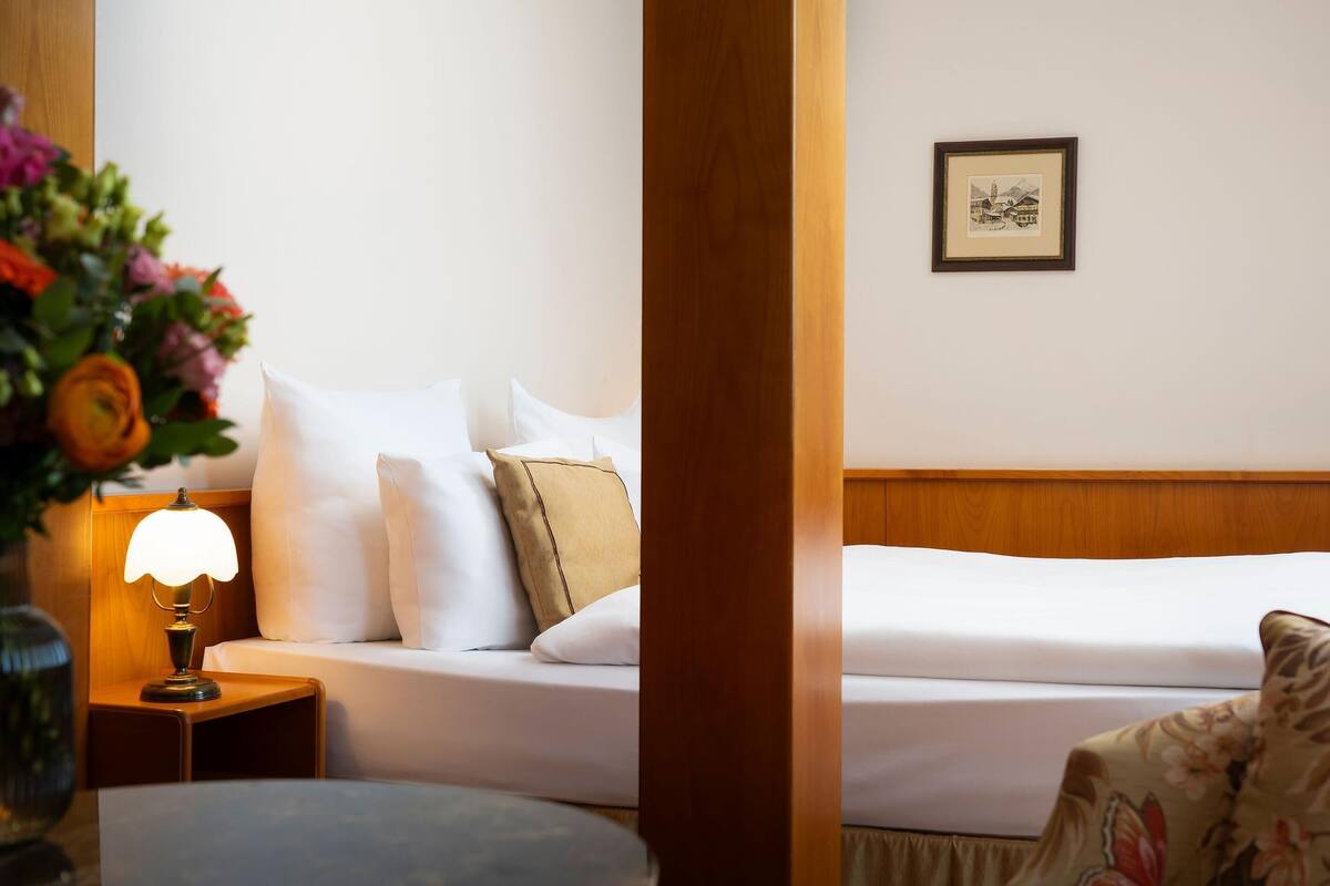 Junior Suite, 1 Double Bed | Hypo-allergenic bedding, desk, rollaway beds, free WiFi
