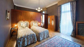 Superior-Suite, Mehrere Betten, Terrasse (Living Room) | Allergikerbettwaren, individuell dekoriert, individuell eingerichtet