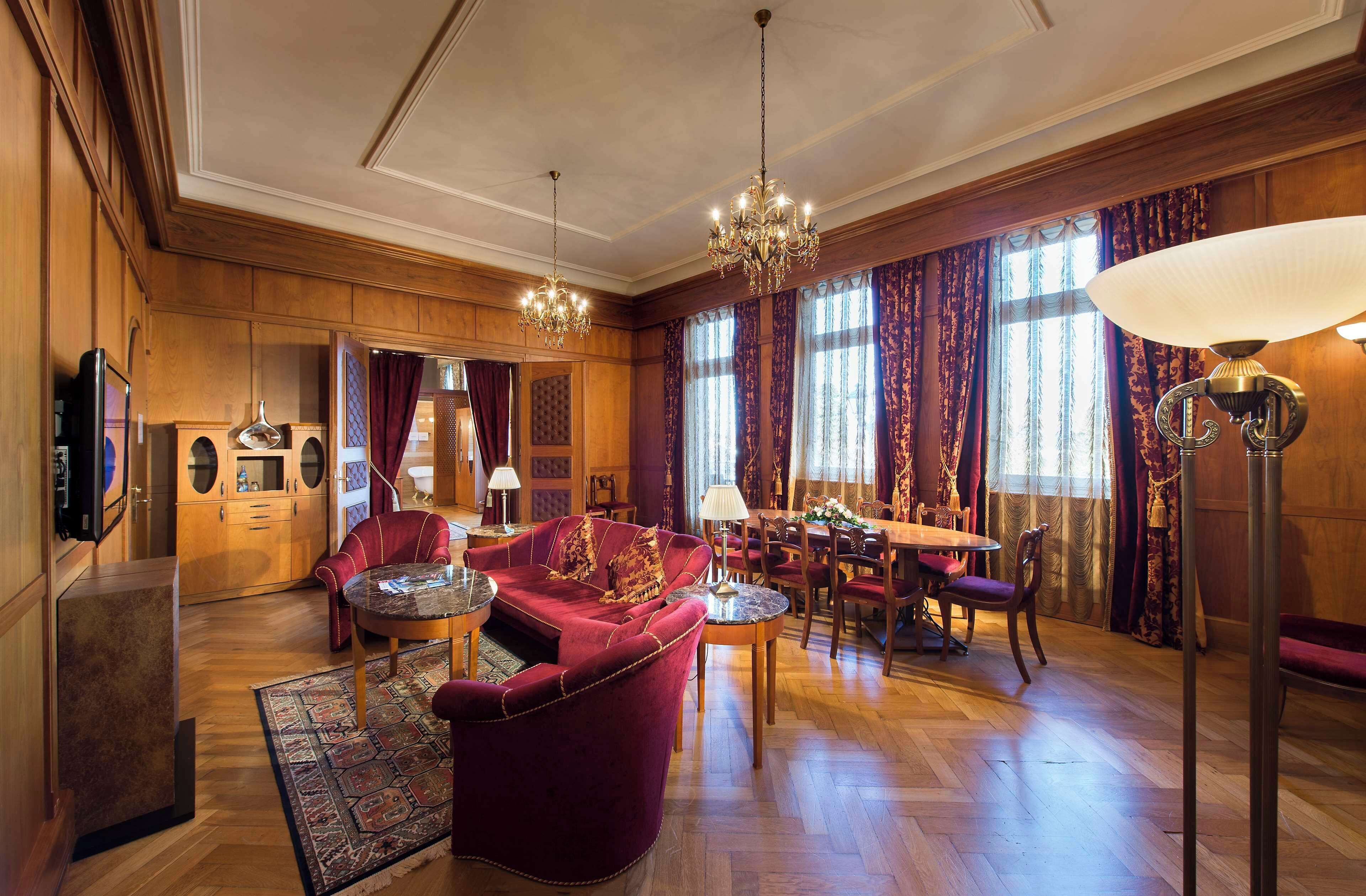 Superior Suite, Multiple Beds, Terrace (Living Room) | Hypo-allergenic bedding, individually decorated, individually furnished