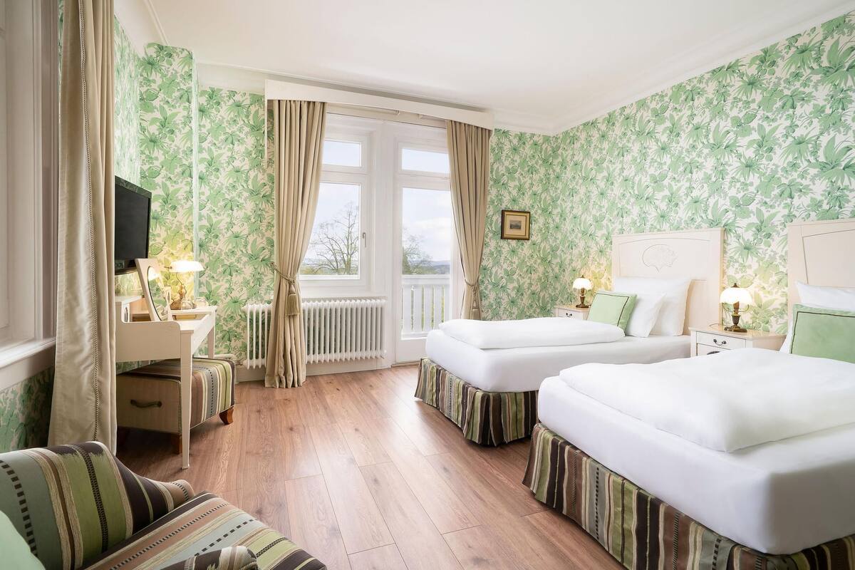 Superior Room, 1 Double Bed (Converts to 2 Twin Beds) | Hypo-allergenic bedding, desk, rollaway beds, free WiFi